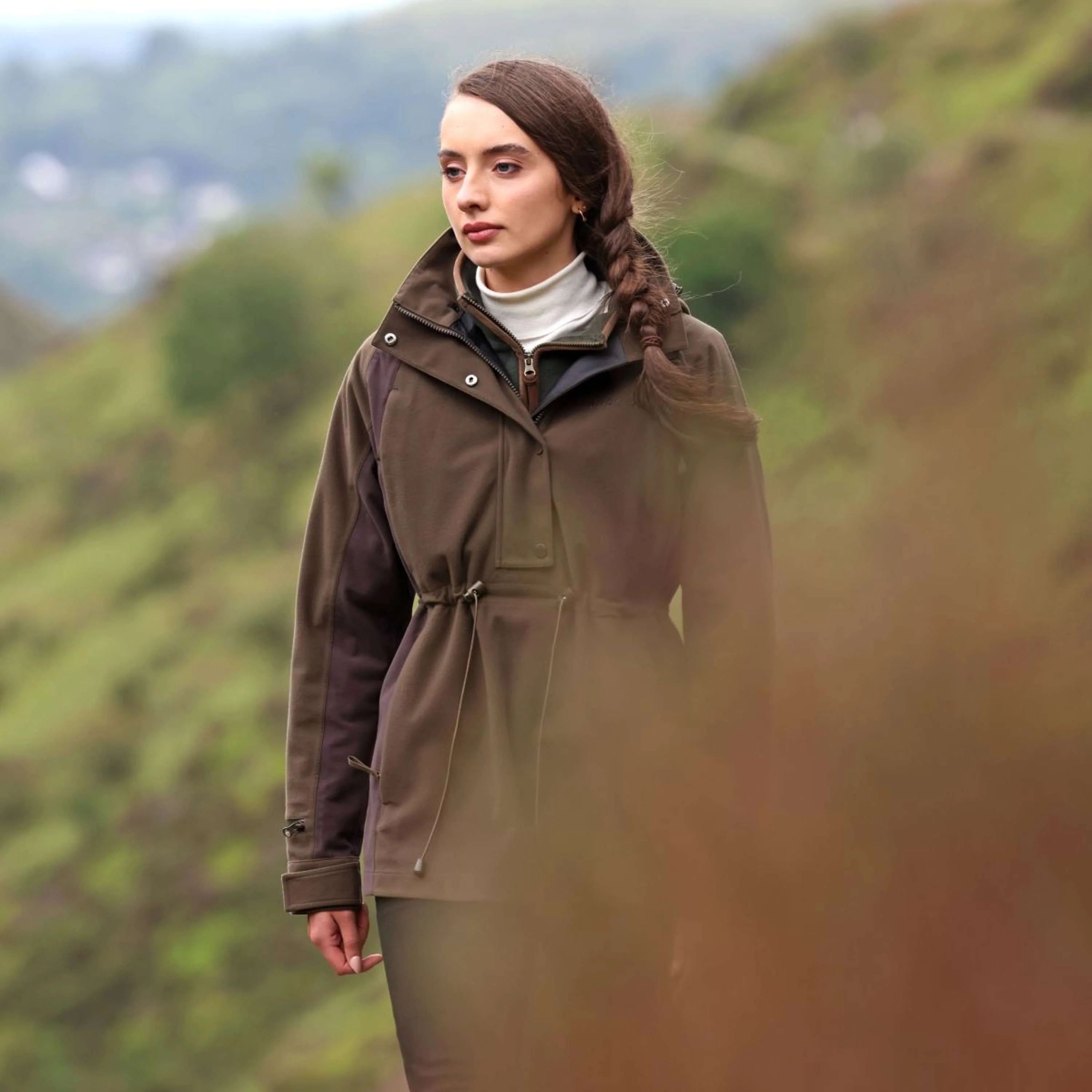 Aubrion by Shires Pullover Heritage Dunkelolive - Image 42