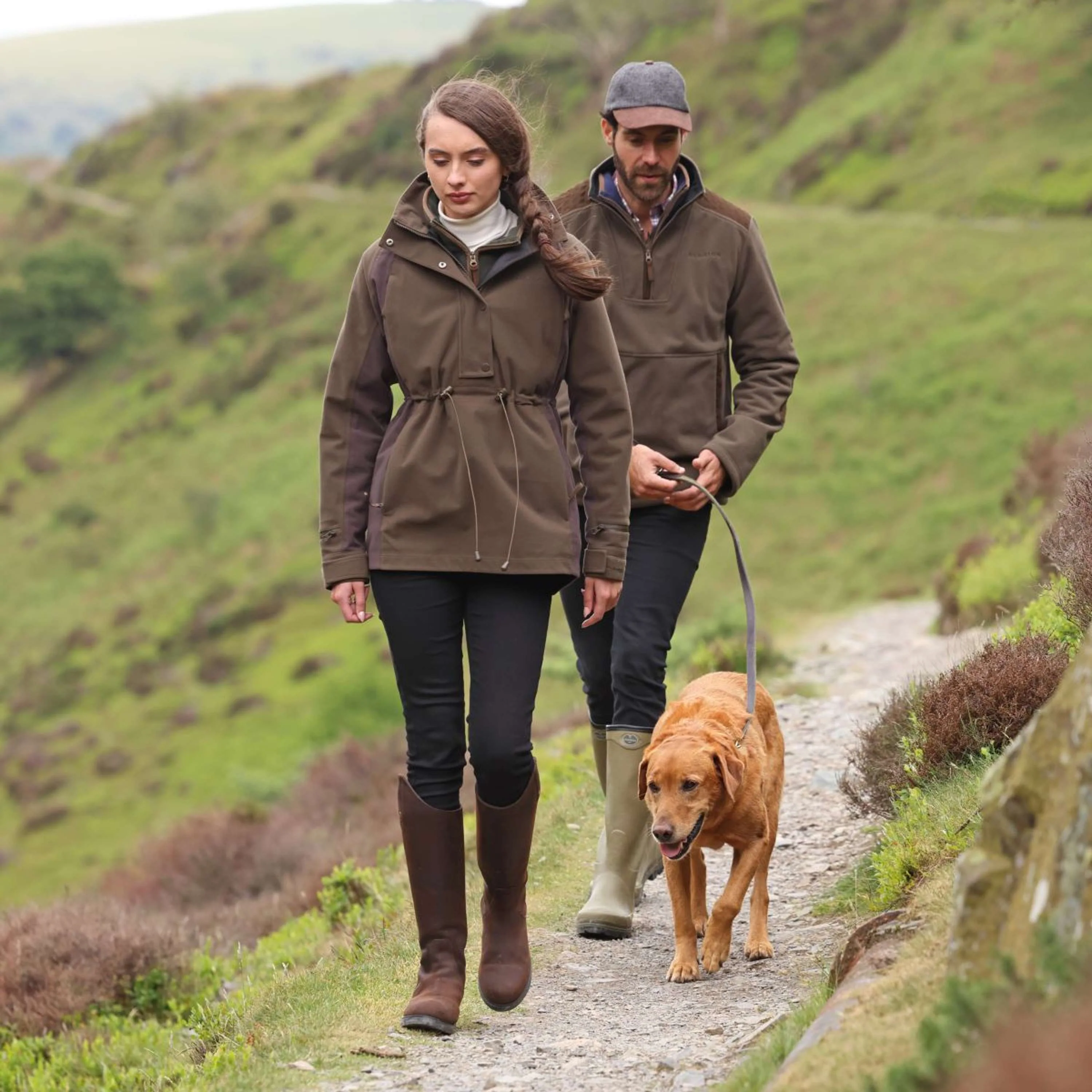 Aubrion by Shires Pullover Heritage Dunkelolive - Image 2