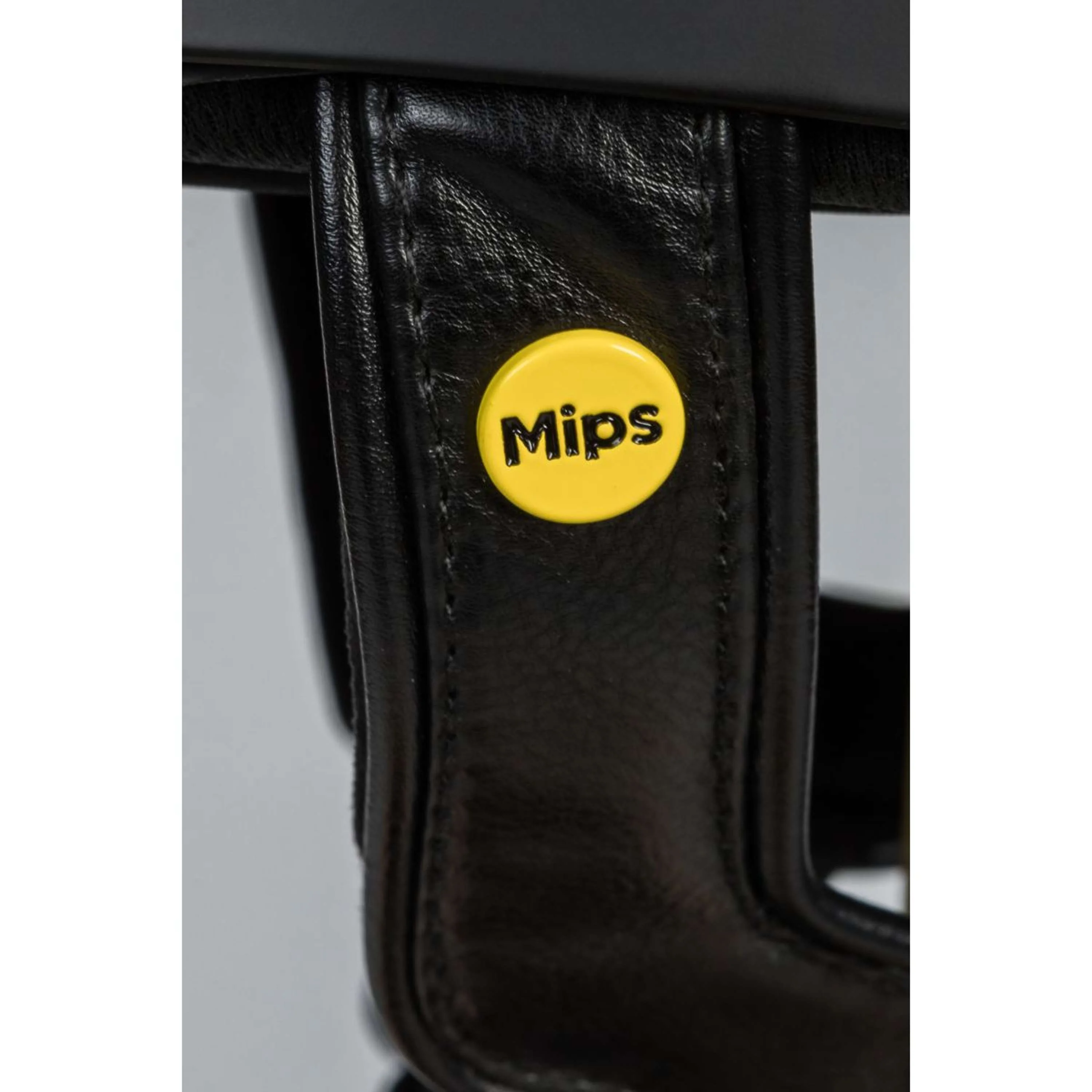Back on Track Reithelm Silves Smooth Top Mips Schwarz - Image 5