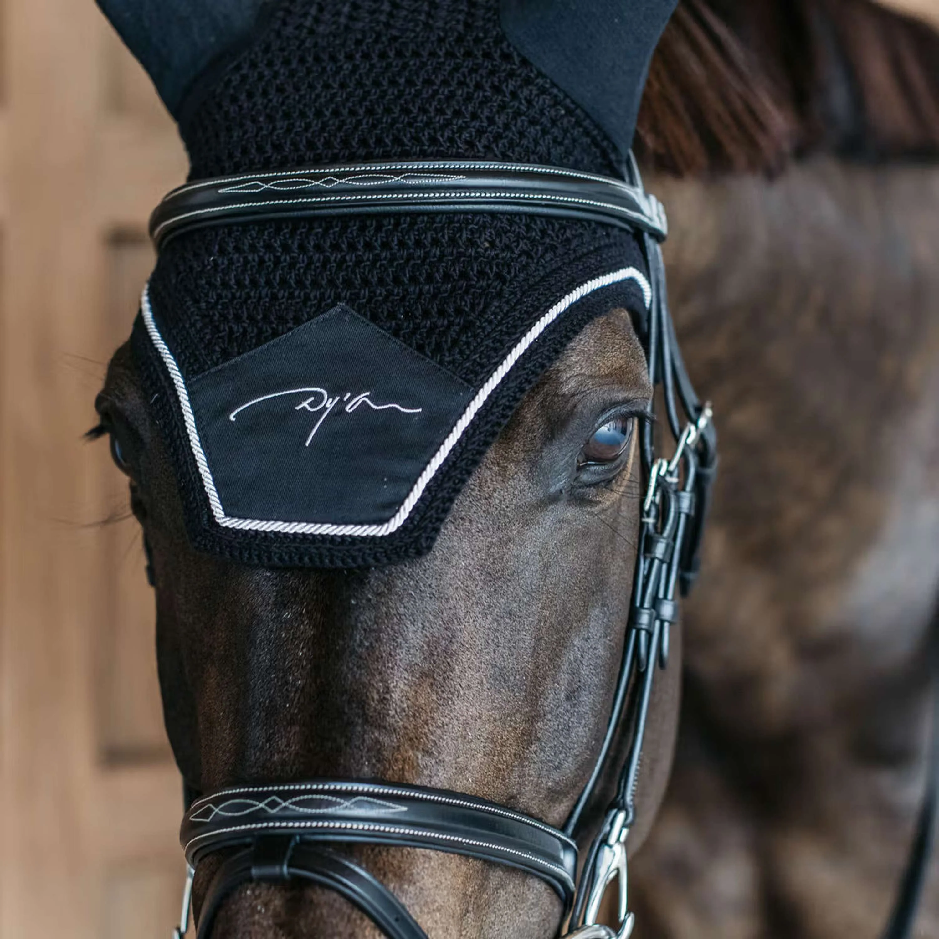 Dyon Fliegenhaube Diamond Schwarz - Image 3