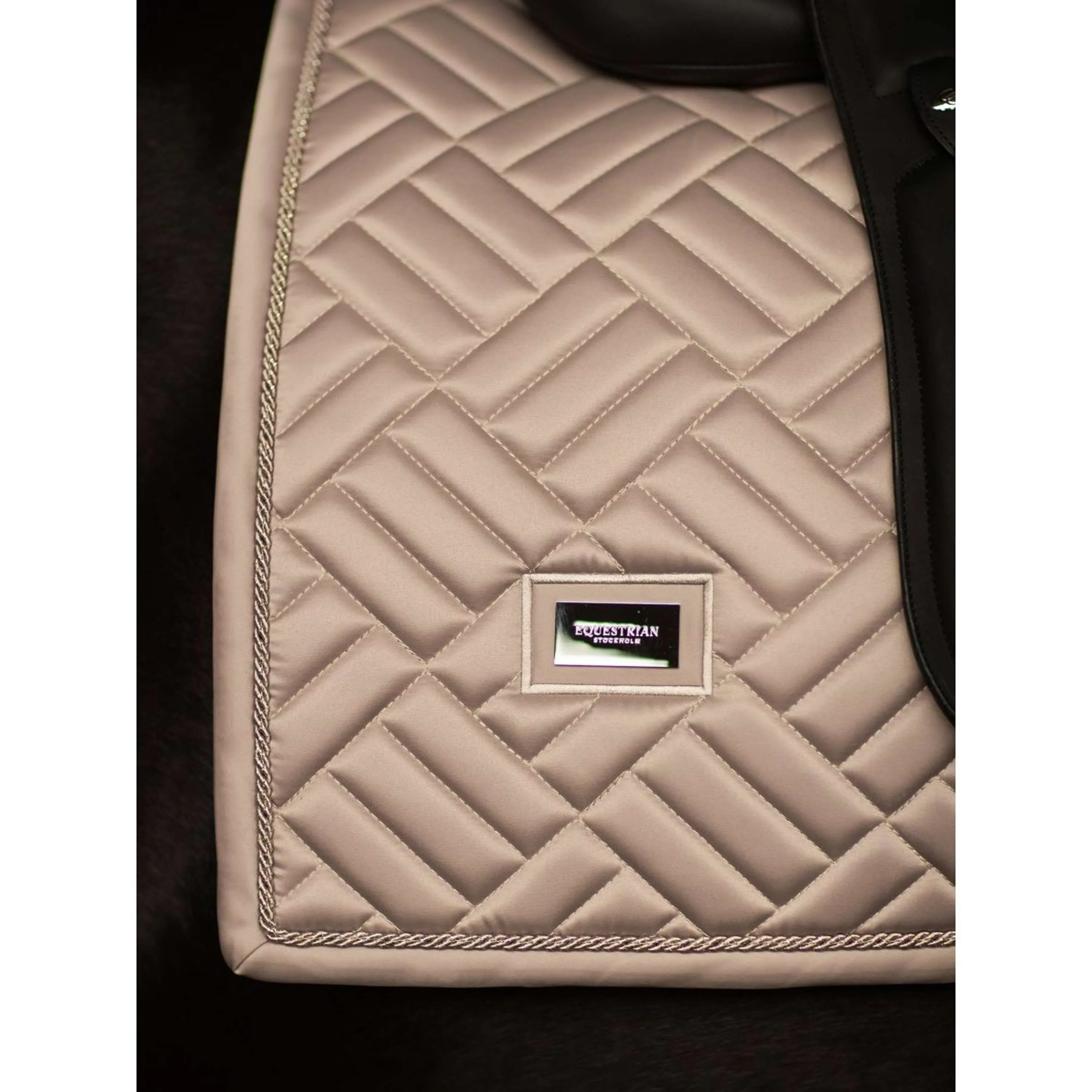 Equestrian Stockholm Schabracke Modern Dressur Sand - Image 3