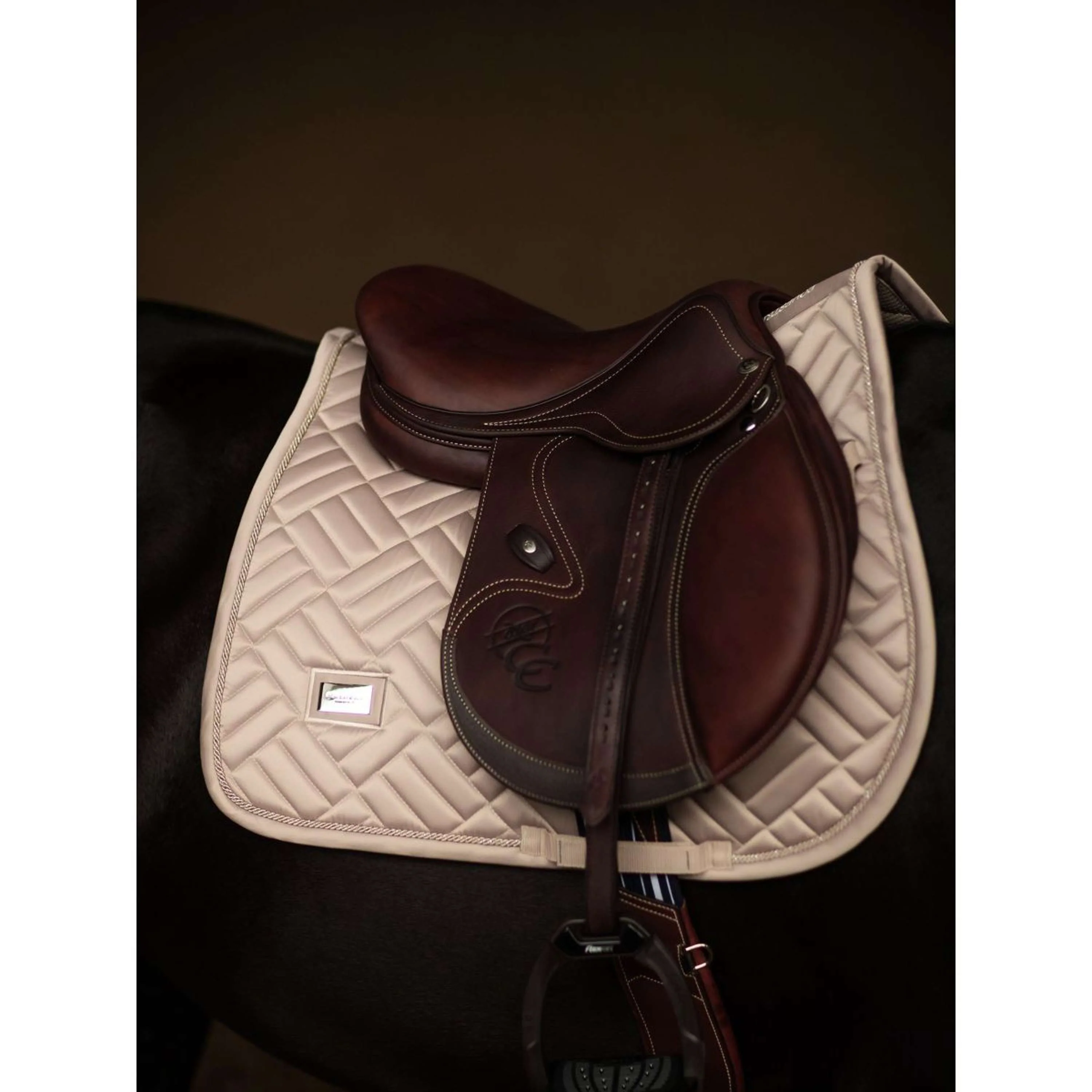 Equestrian Stockholm Schabracke Modern Springen Sand - Image 2