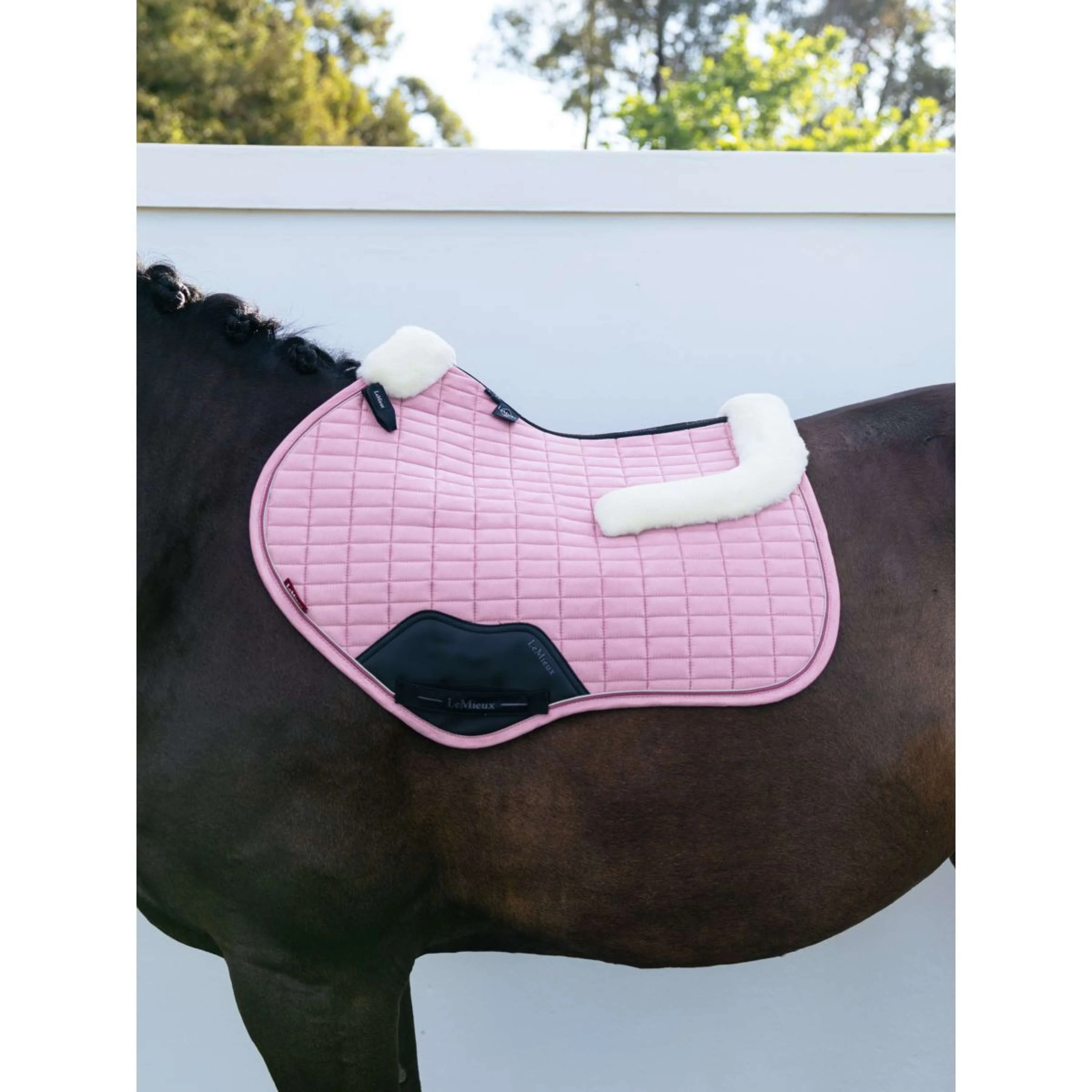 LeMieux Schabracke Merino+ Suede Close Contact Square Springen Fondant - Image 3