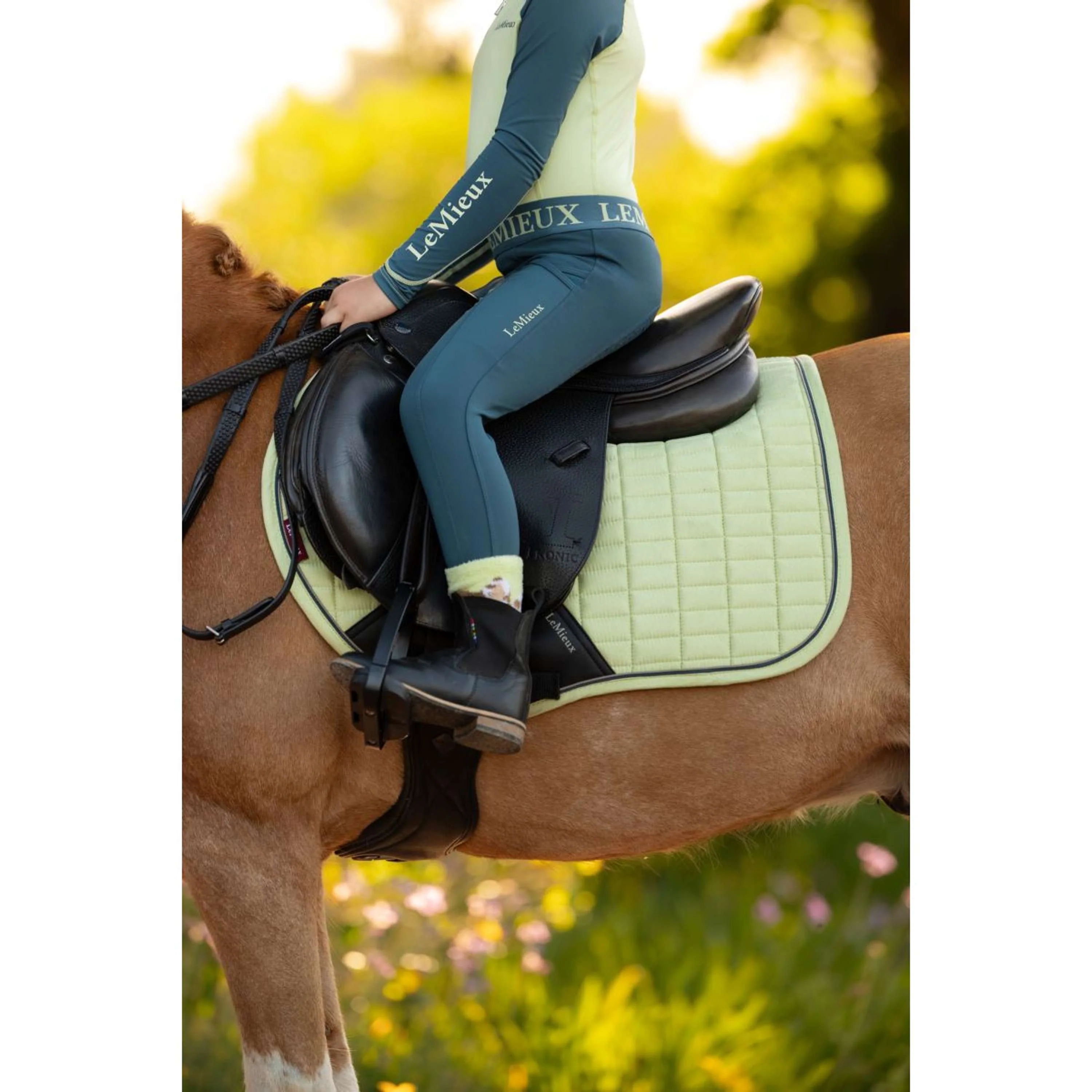 LeMieux Schabracke Mini Suede Close Contact Square Springen Macaron - Image 3