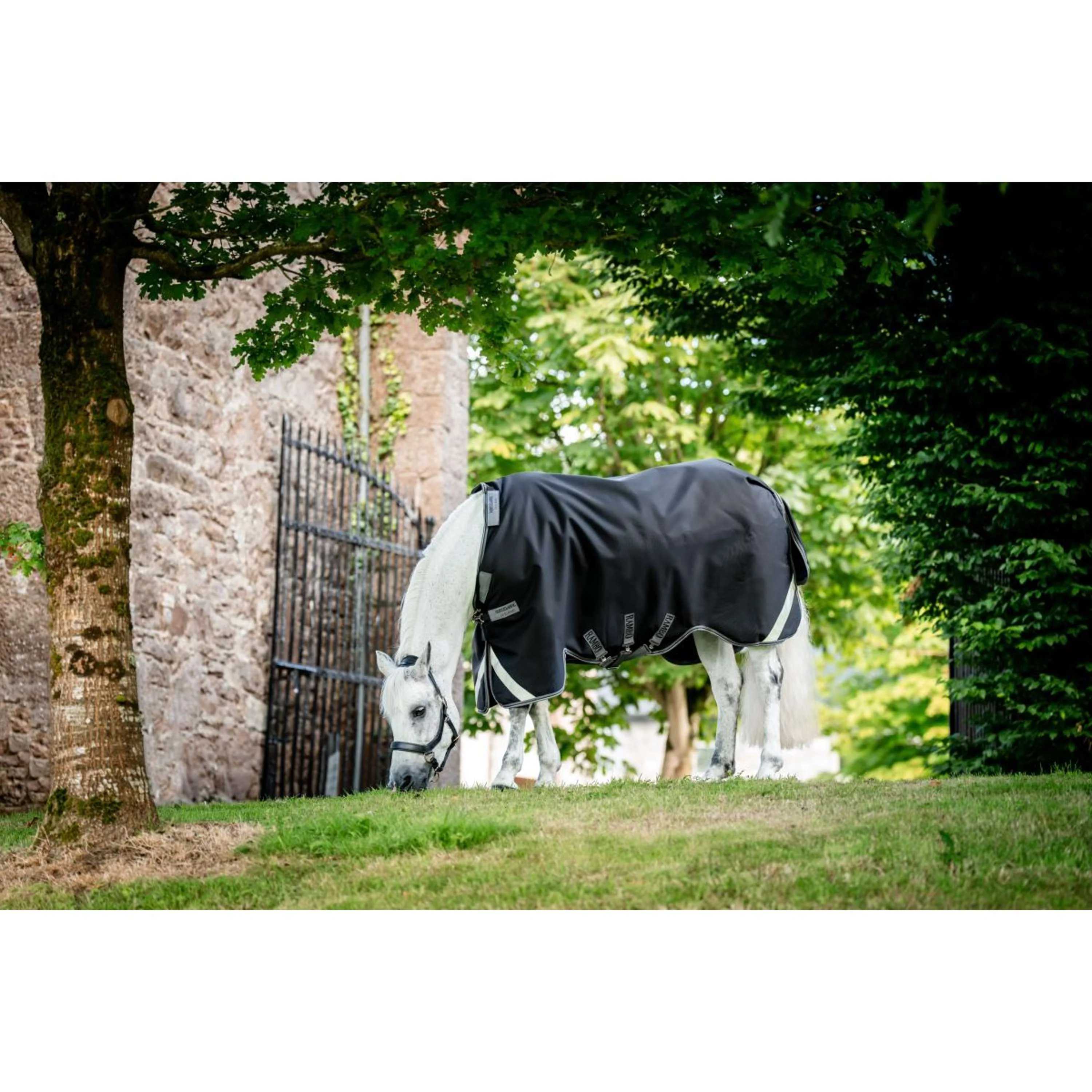 Rambo Turnout Rug 1680D Varilayer 450g Black/Thunderstorm Grey/Silver - Image 6