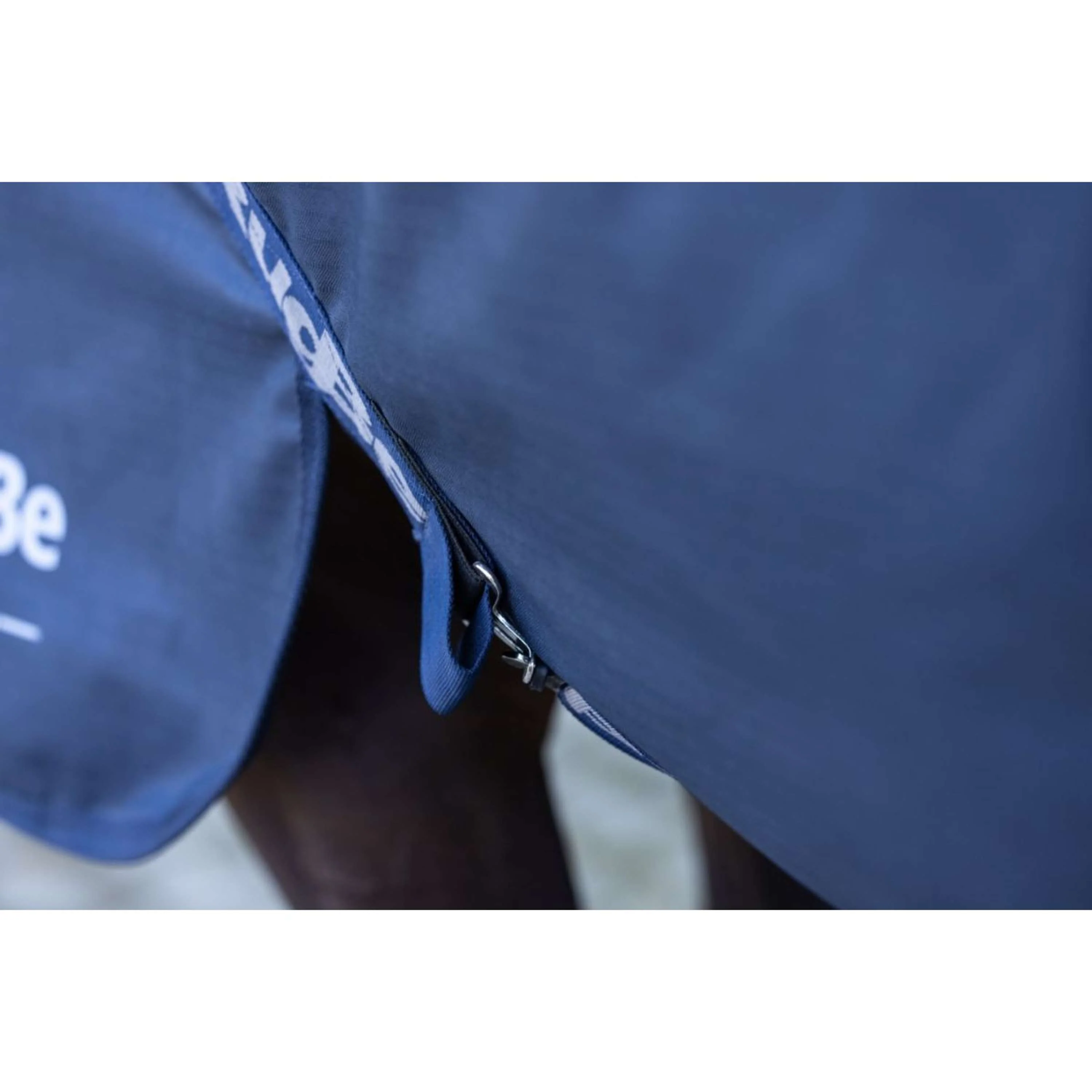 RugBe by Covalliero Outdoordecke 50g Dark Navy - Image 4