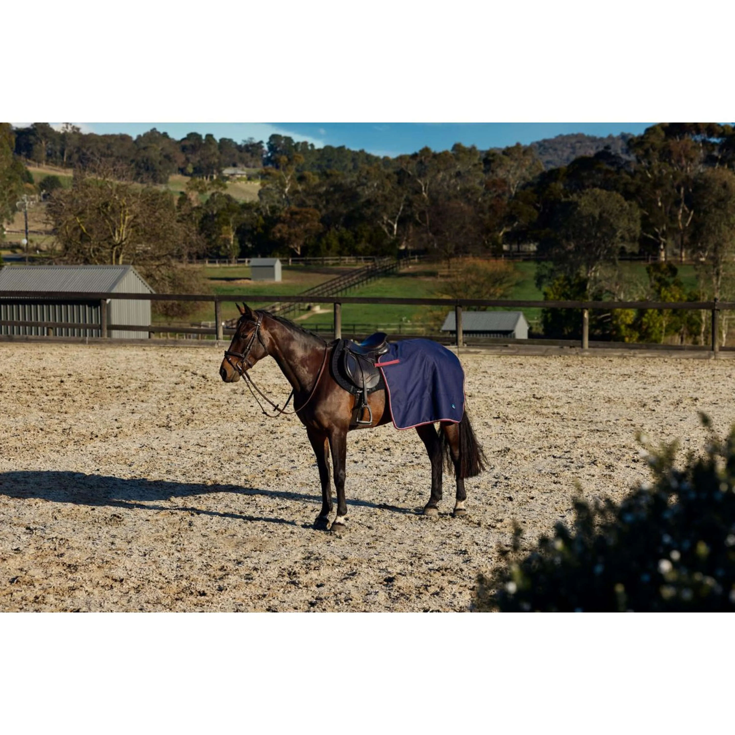 WeatherBeeta Ausreitdecke Essential Fleece Lined Quarter Sheet Navy/Burgundy - Image 2