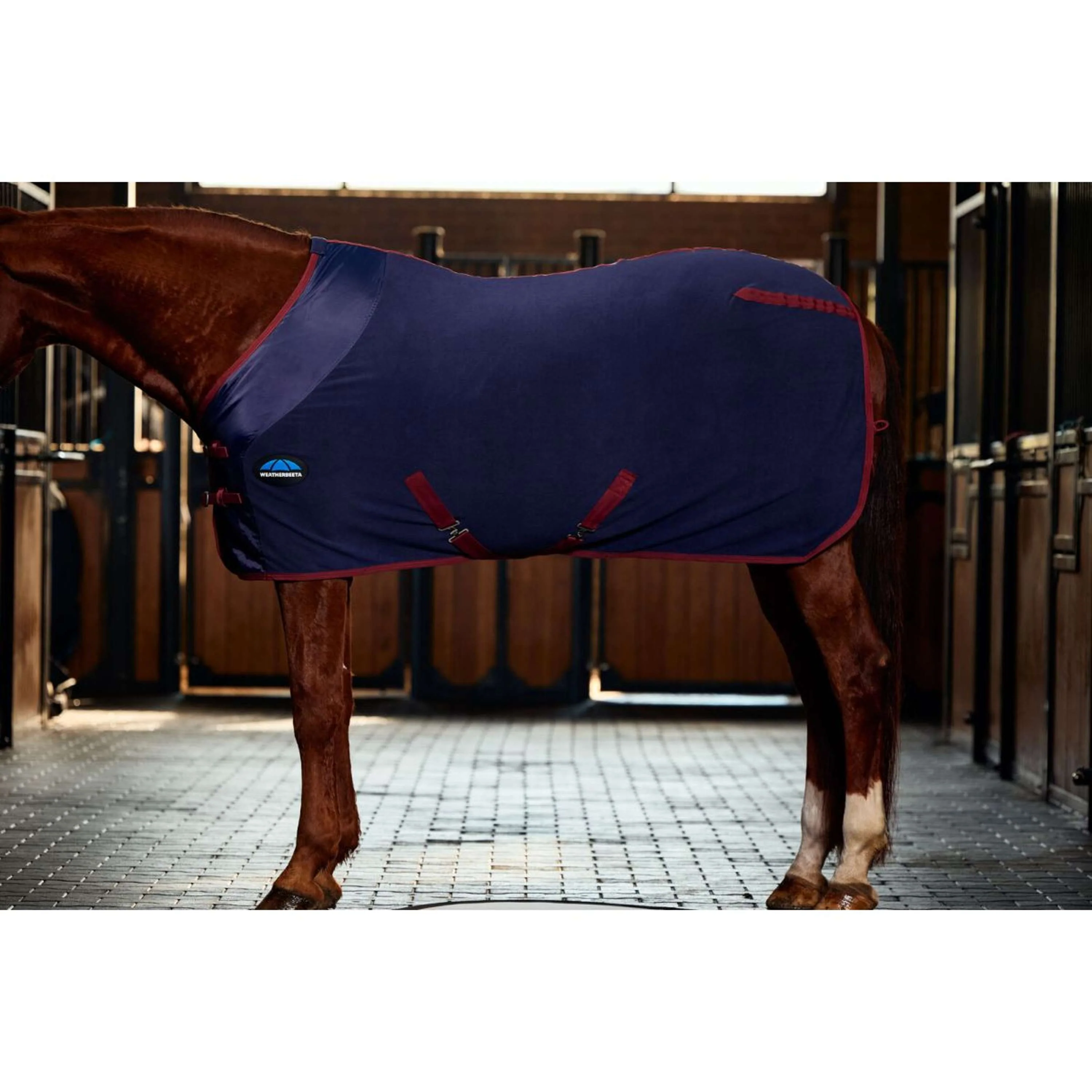 WeatherBeeta Fleecedecke Anti-Static Cooler Standard Neck Navy/Burgundy - Image 2